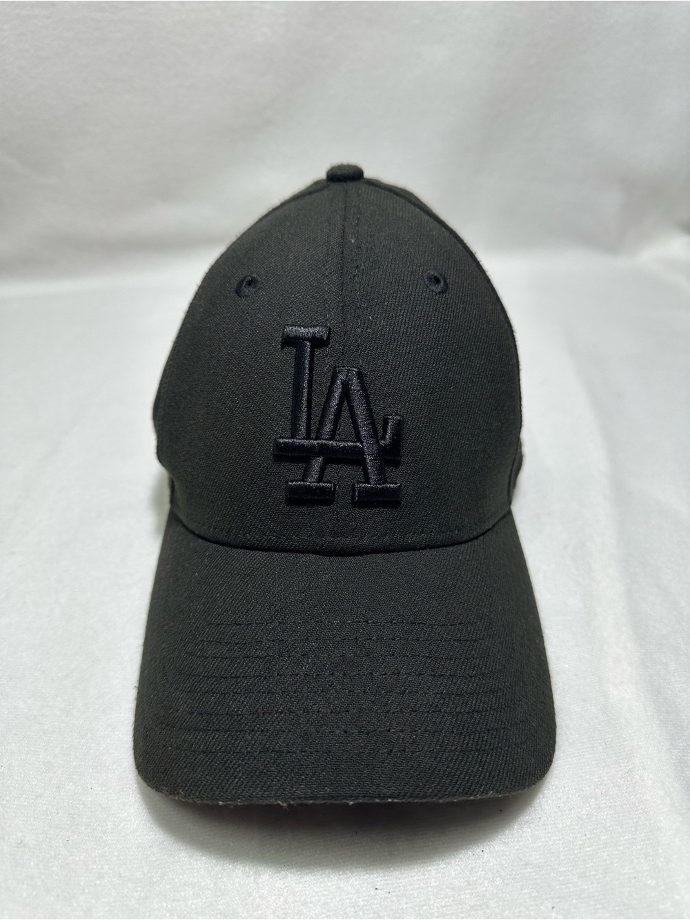 LA Dodgers New Era 39THIRTY Blackout Hat S/M